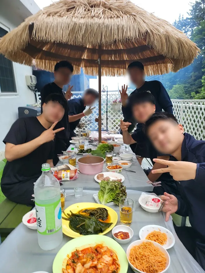숙소 바베큐 단체