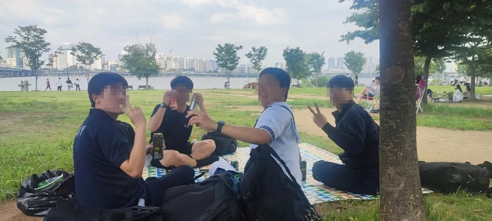 한강 피크닉 캔맥주